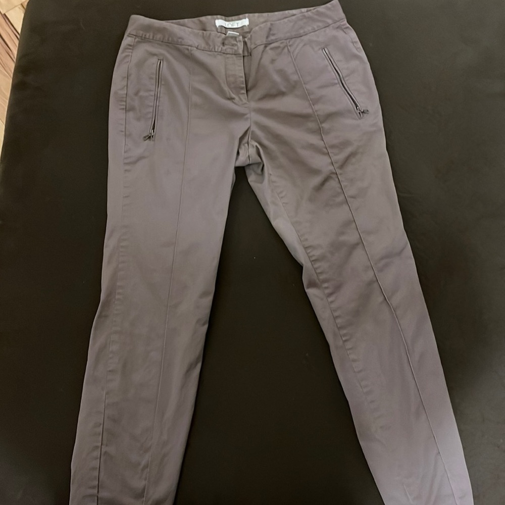 LOFT skinny ankle pant. Size 8, mushroom brown.